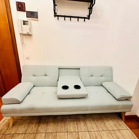 X4 At The Olympic Theater Apartment *