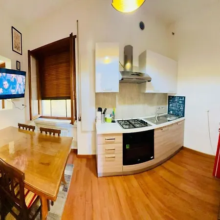 X4 At The Olympic Theater Apartment *